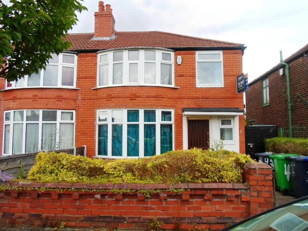 3 bedroom semi-detached house for rent