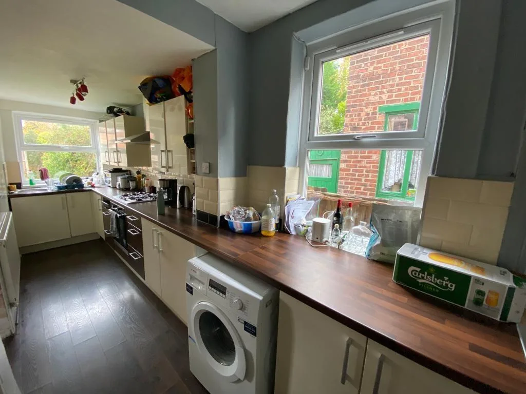 3 bedroom semi-detached house for rent