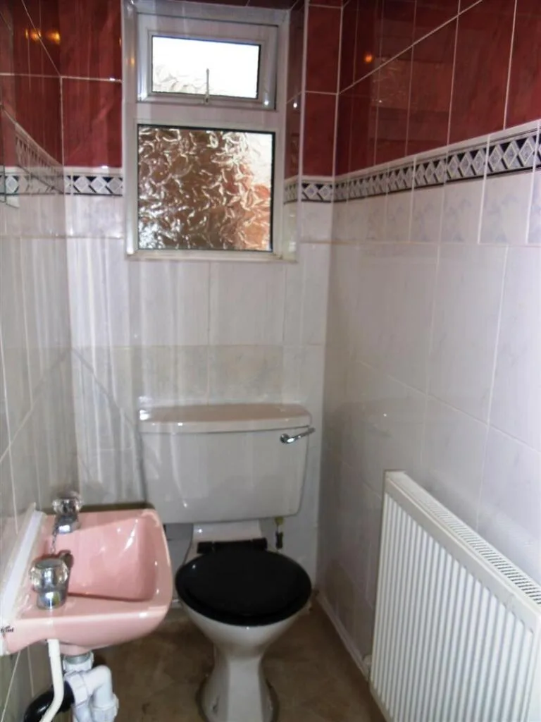 5 bedroom semi-detached house for rent