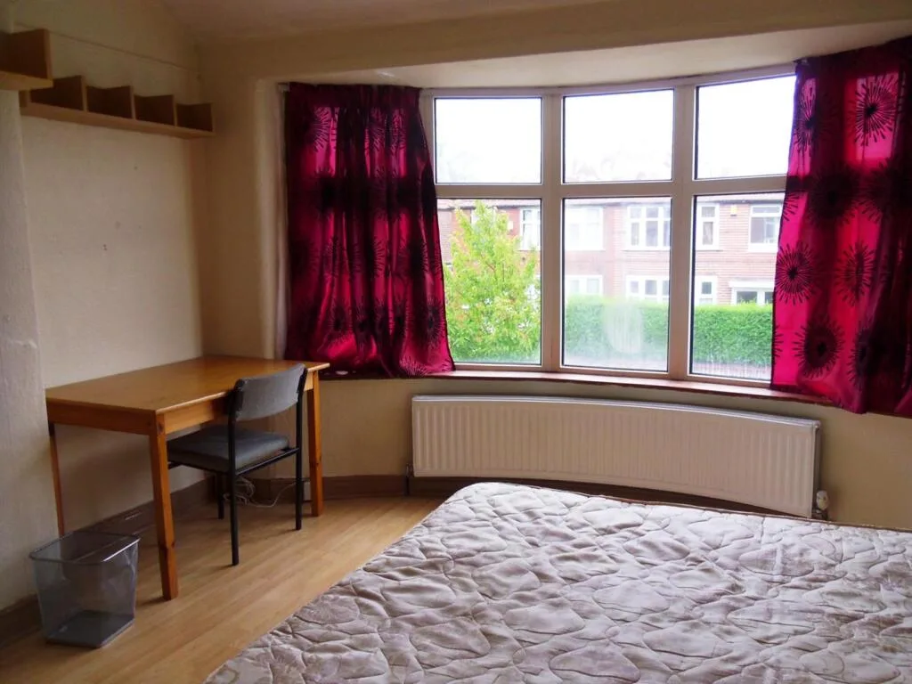 4 bedroom semi-detached house for rent
