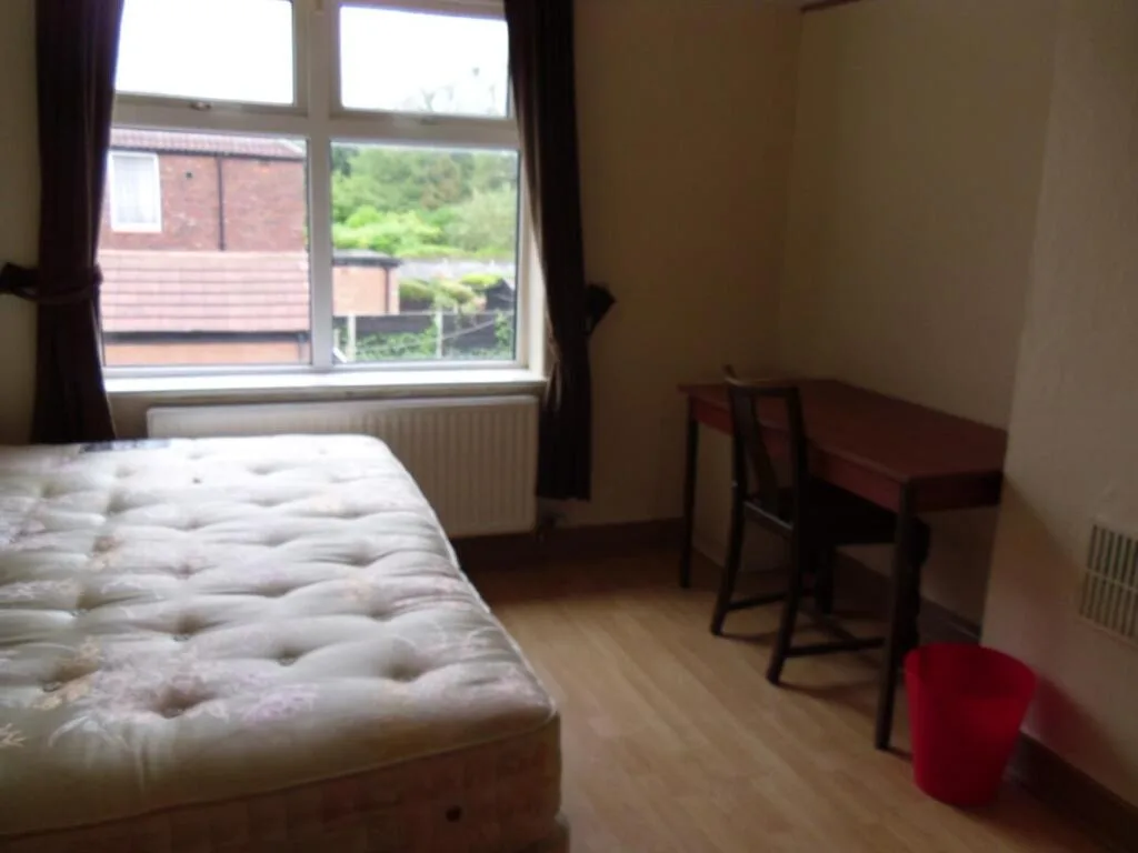 4 bedroom semi-detached house for rent