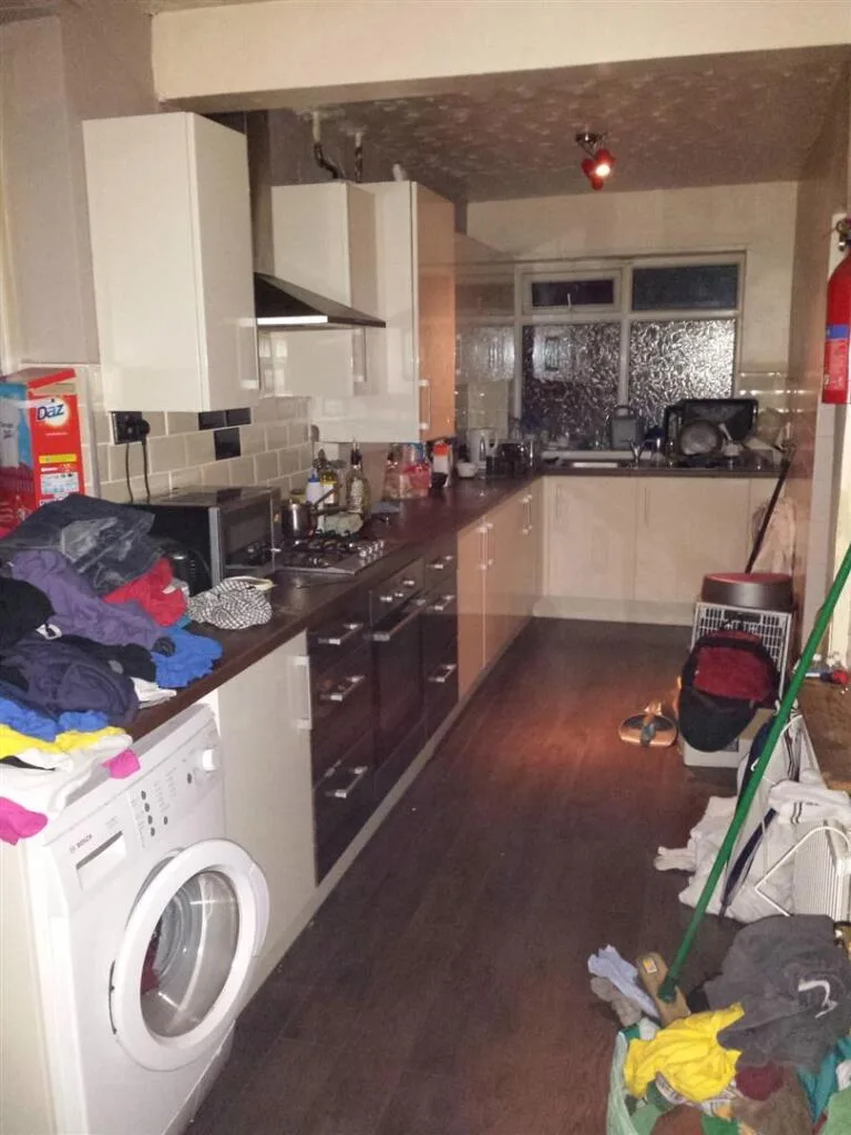 4 bedroom semi-detached house for rent