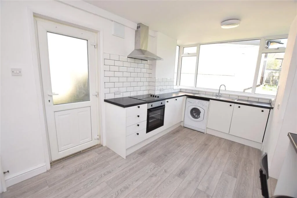 3 bedroom semi-detached house for rent