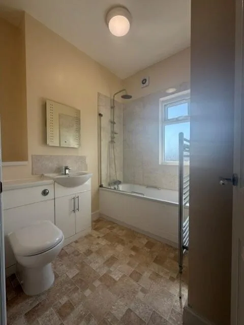 2 bedroom maisonette for rent