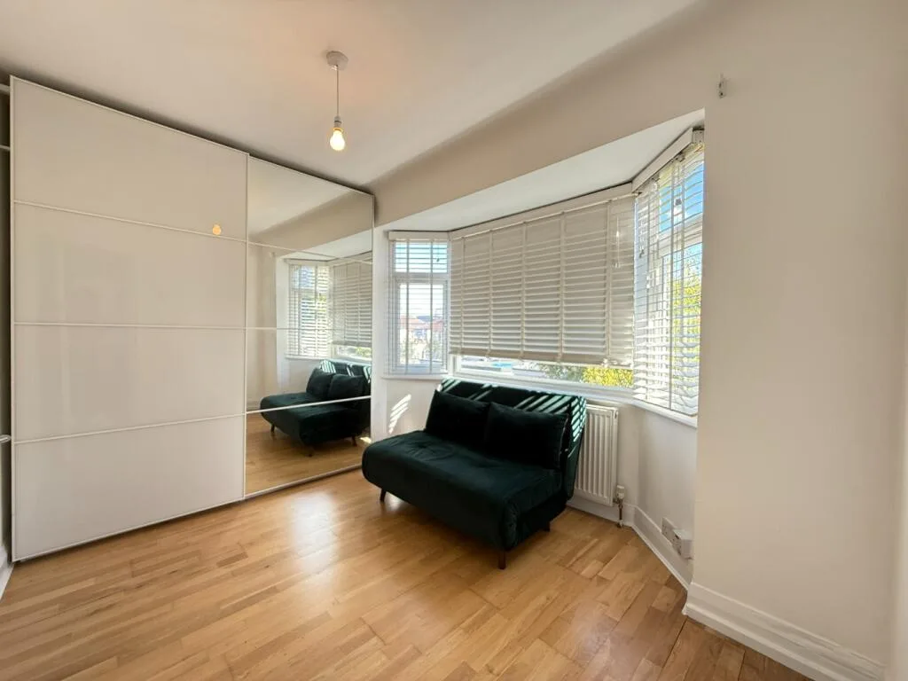 3 bedroom end of terrace house for rent