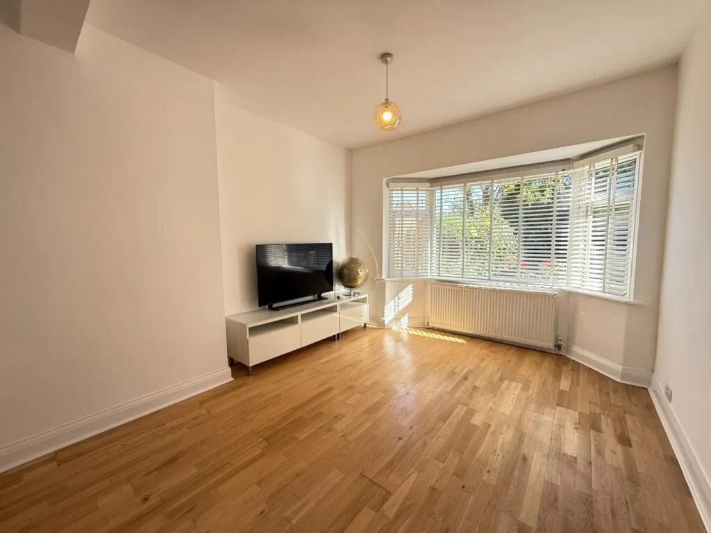 3 bedroom end of terrace house for rent