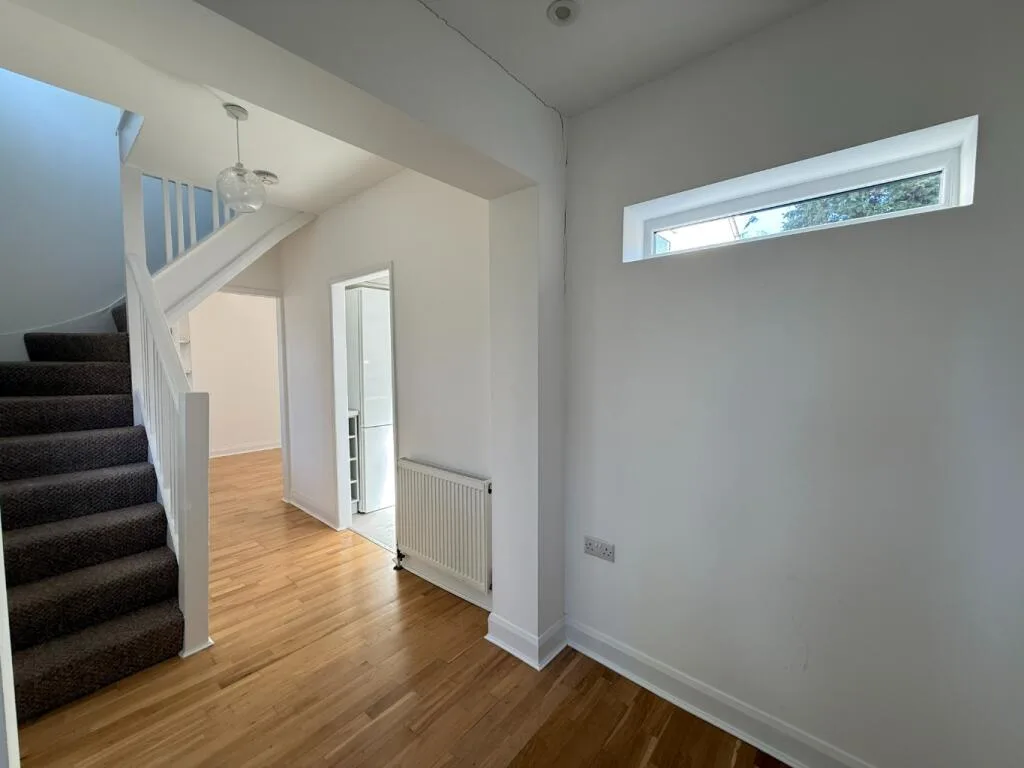 3 bedroom end of terrace house for rent
