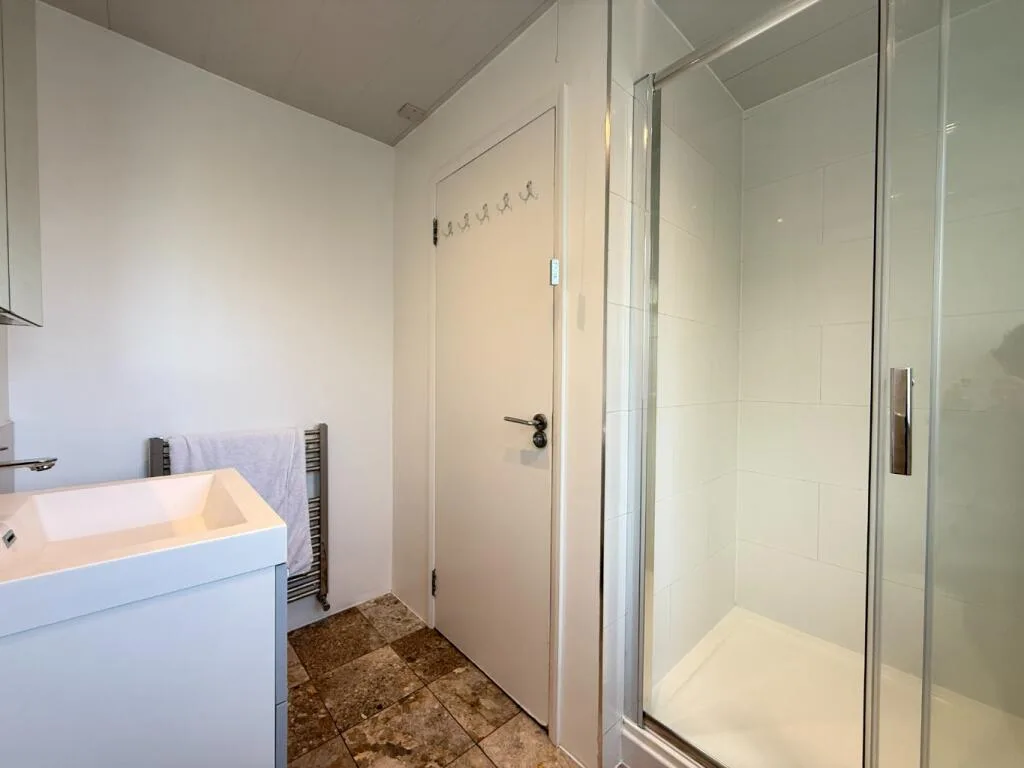 3 bedroom end of terrace house for rent