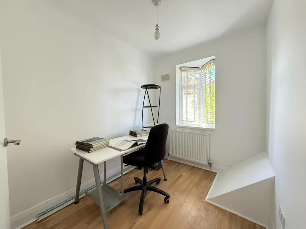 3 bedroom end of terrace house for rent