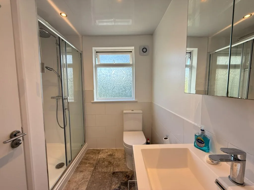 3 bedroom end of terrace house for rent