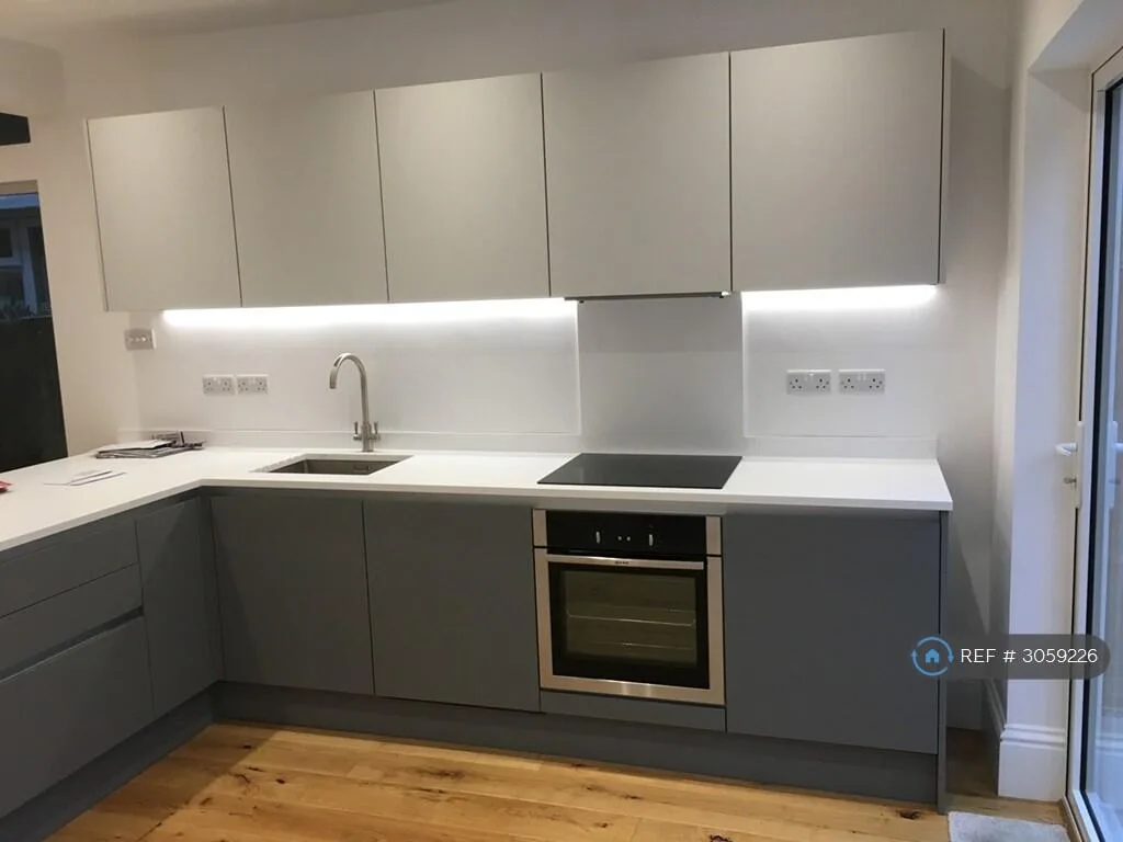 4 bedroom detached house for rent