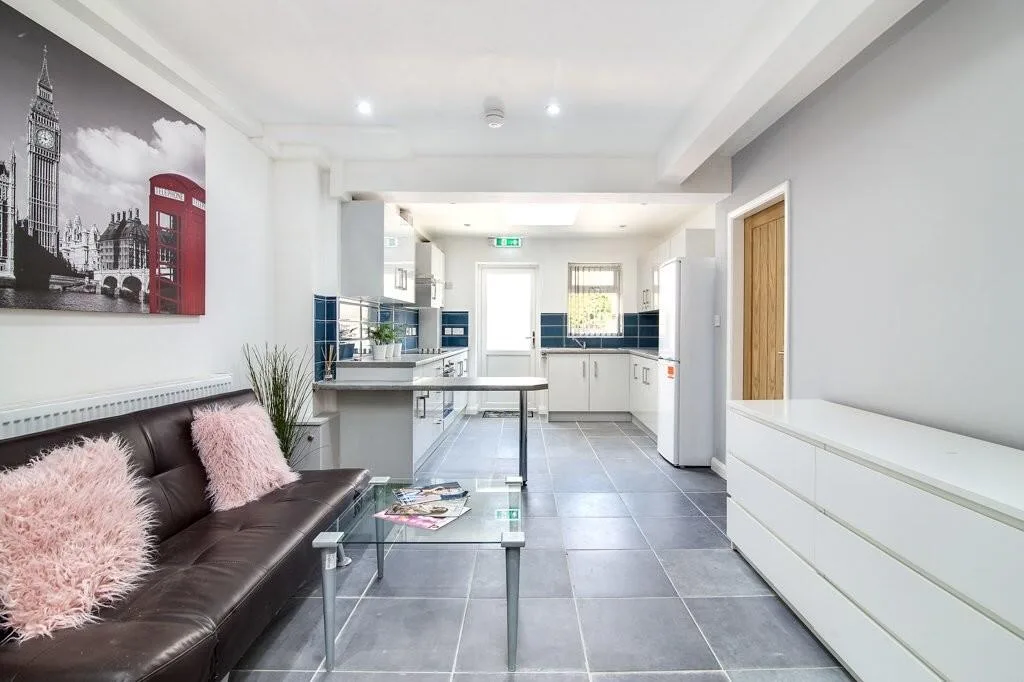 1 bedroom detached house for rent
