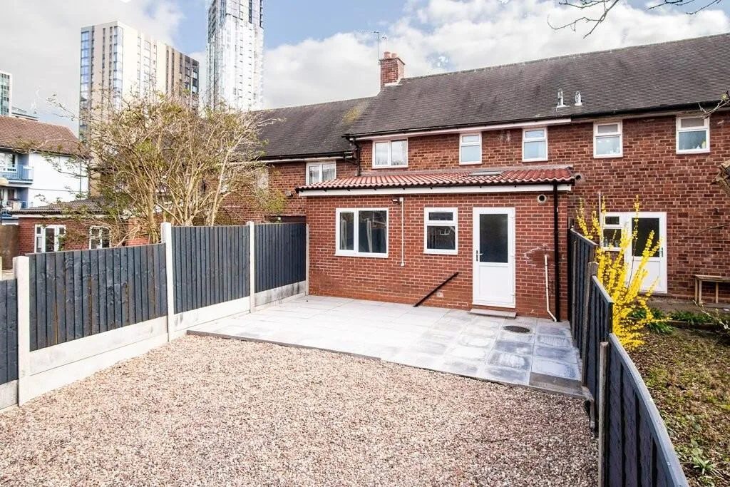 1 bedroom detached house for rent