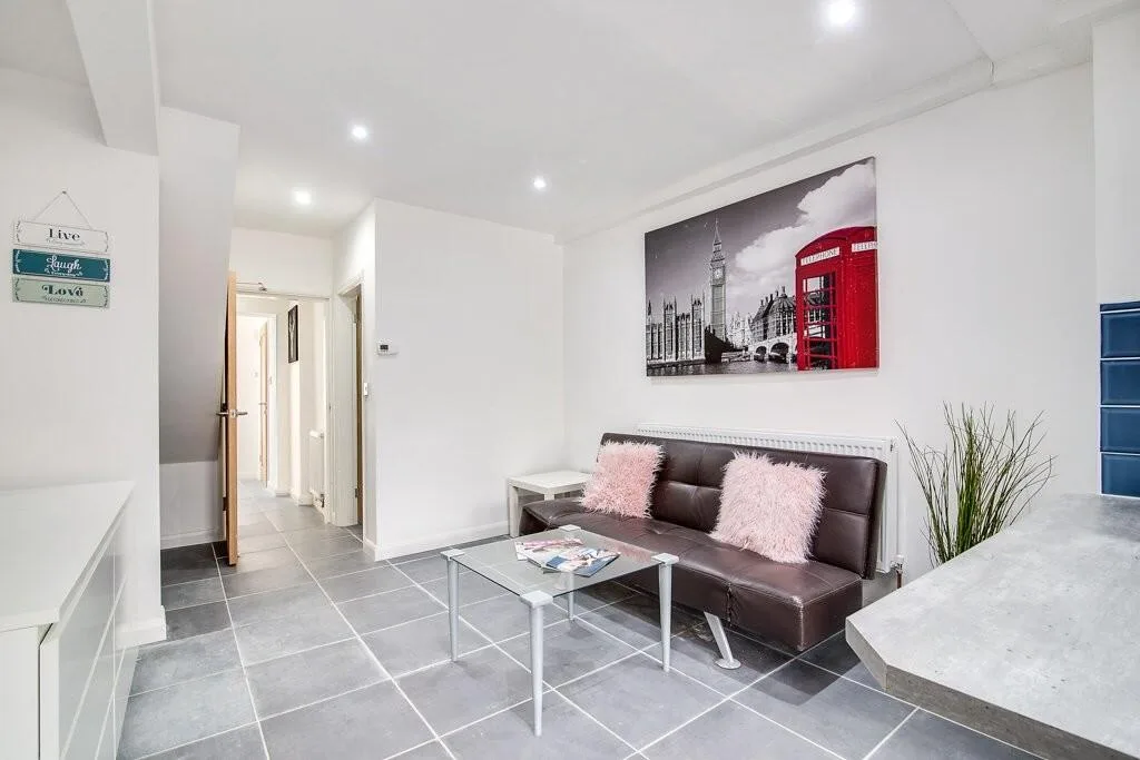 1 bedroom detached house for rent