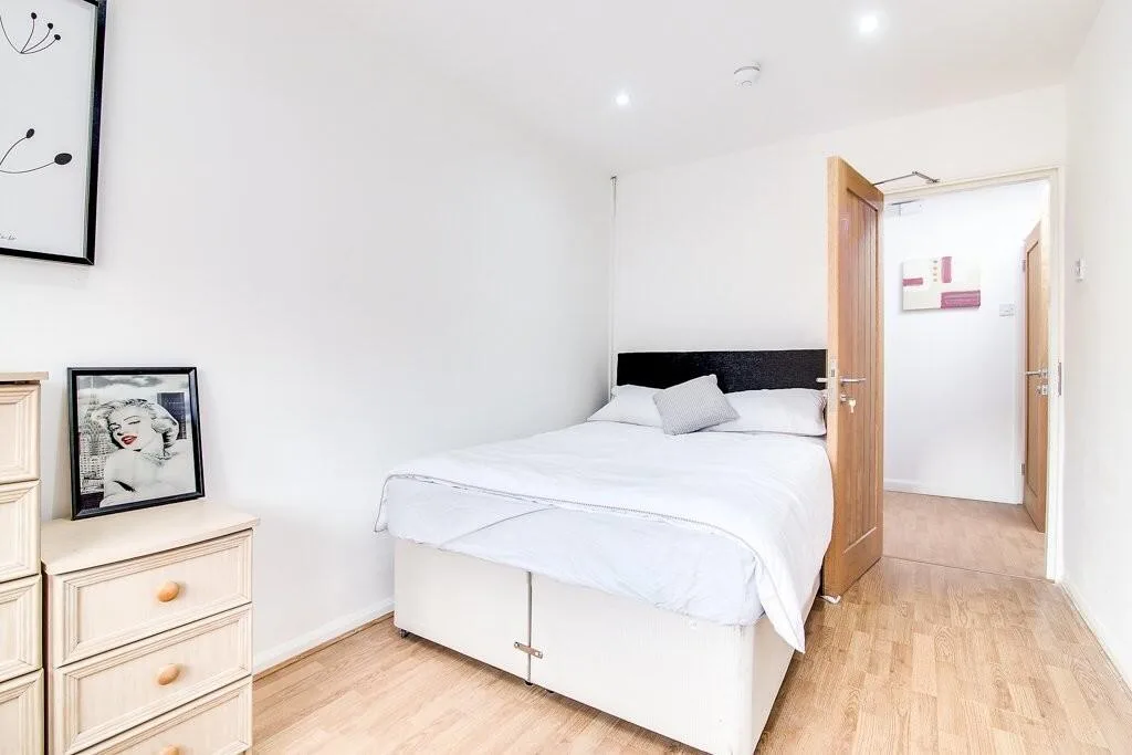 1 bedroom detached house for rent