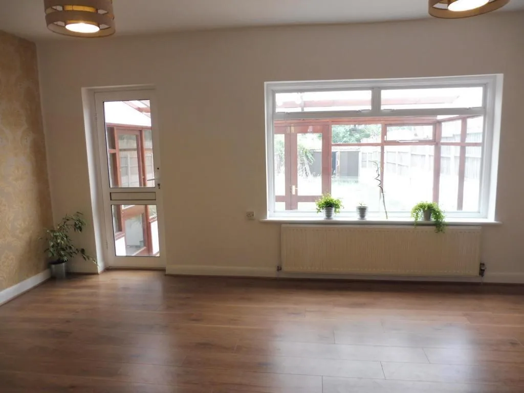 2 bedroom semi-detached house for rent