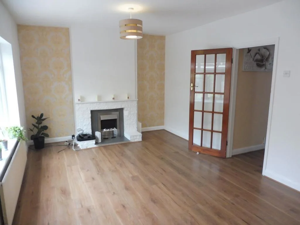 2 bedroom semi-detached house for rent