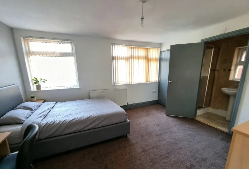 8 bedroom semi-detached house for rent