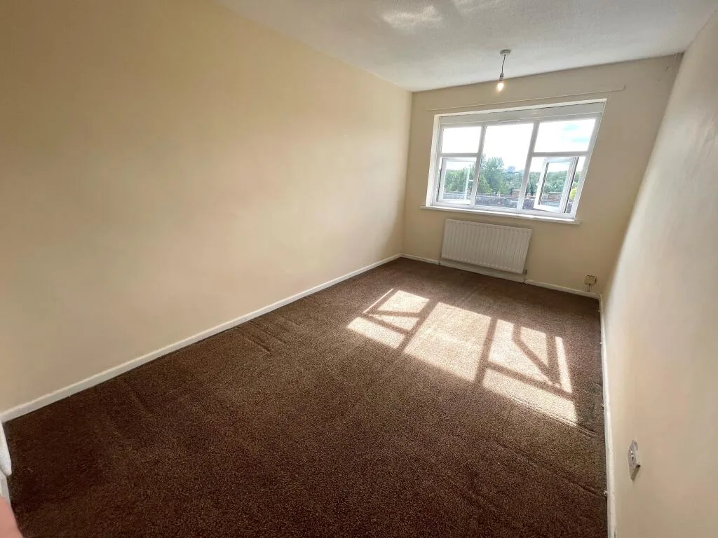3 bedroom maisonette for rent