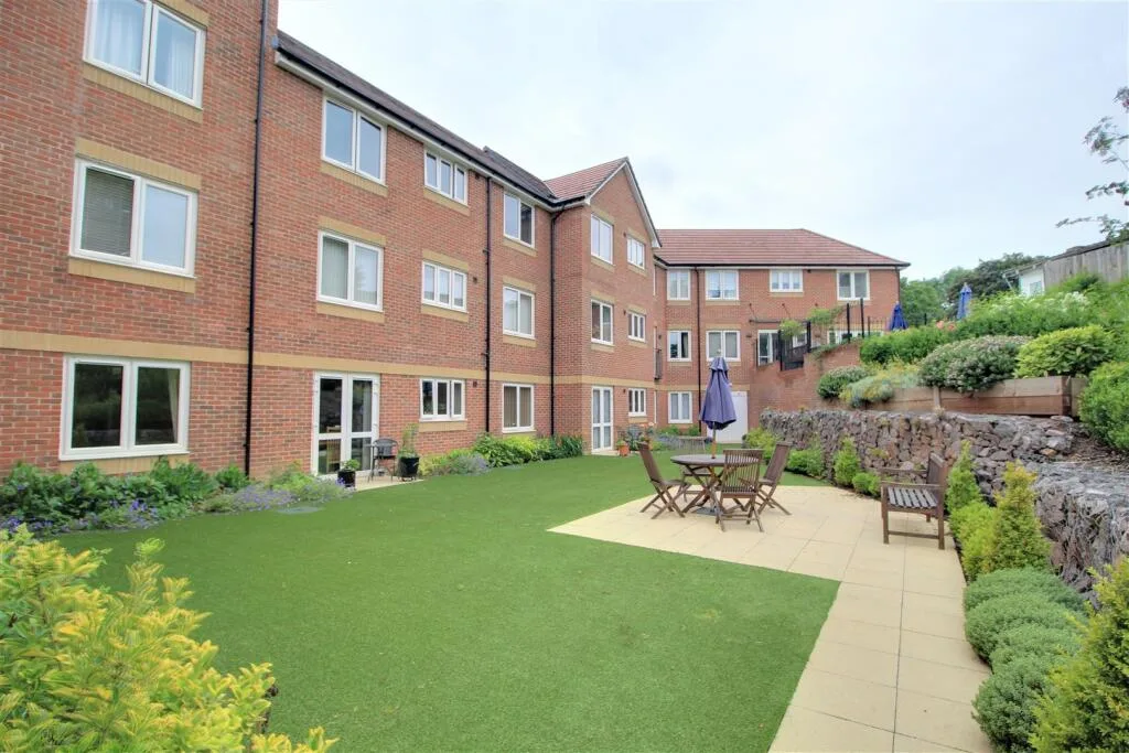 1 bedroom retirement property for rent