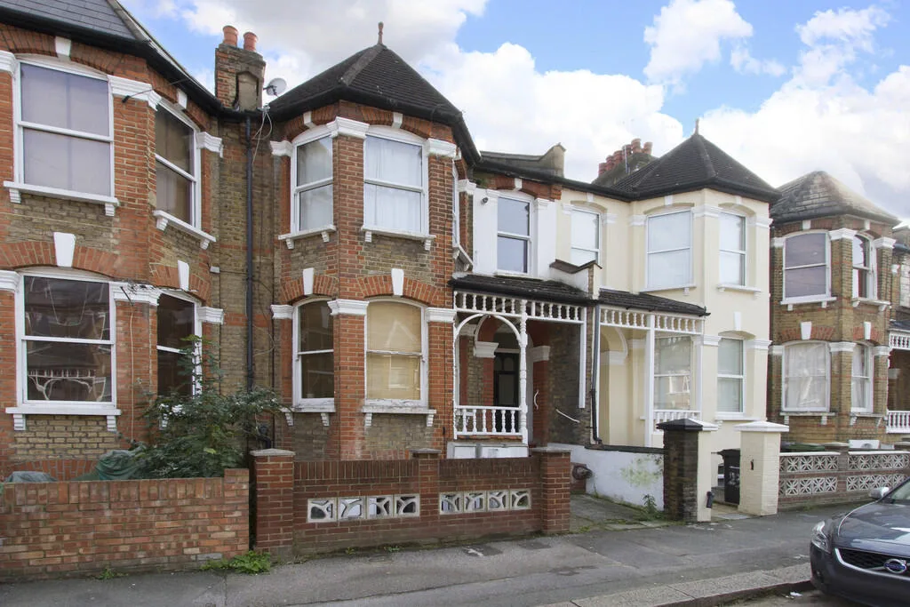 1 bedroom ground floor maisonette for rent