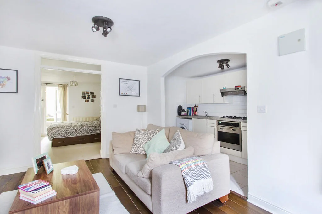 1 bedroom ground floor maisonette for rent
