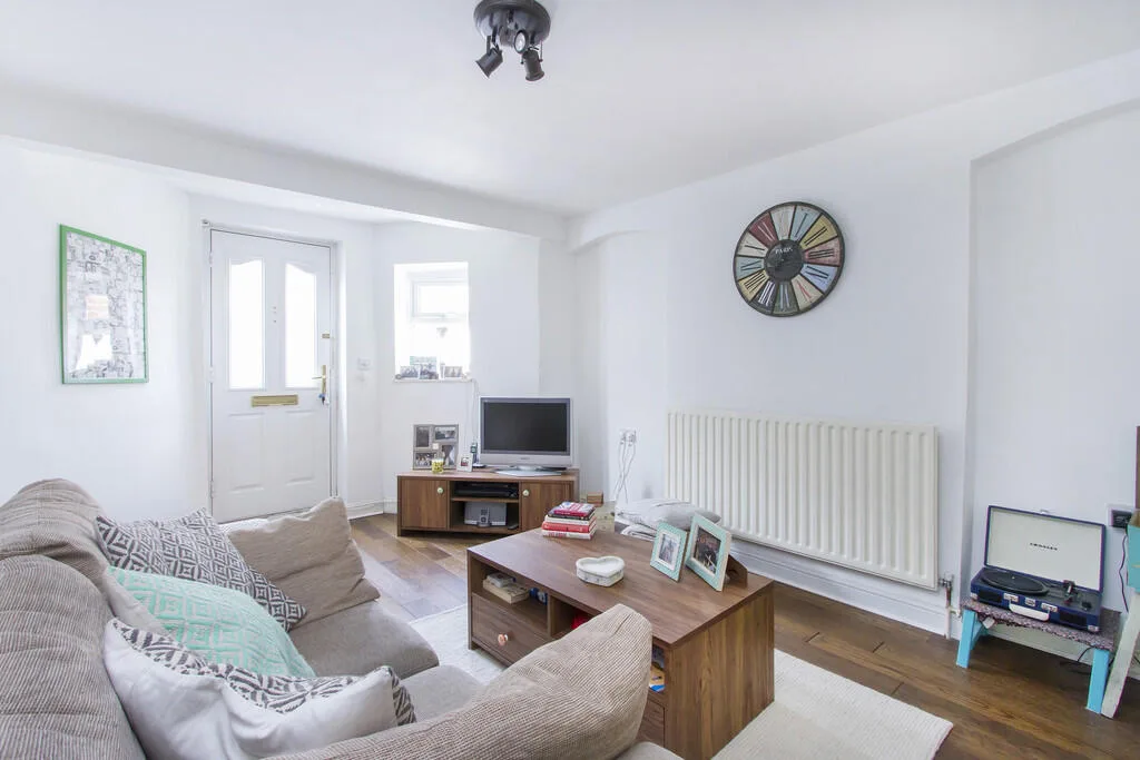 1 bedroom ground floor maisonette for rent