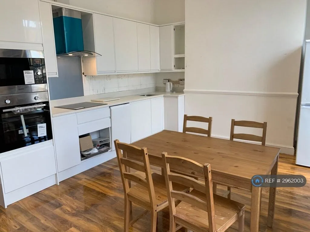 3 bedroom flat for rent