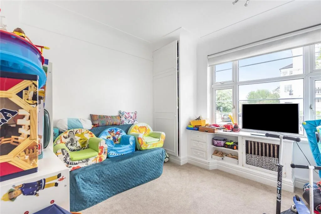4 bedroom flat for rent