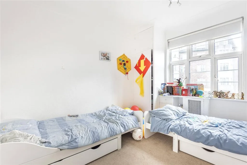 4 bedroom flat for rent