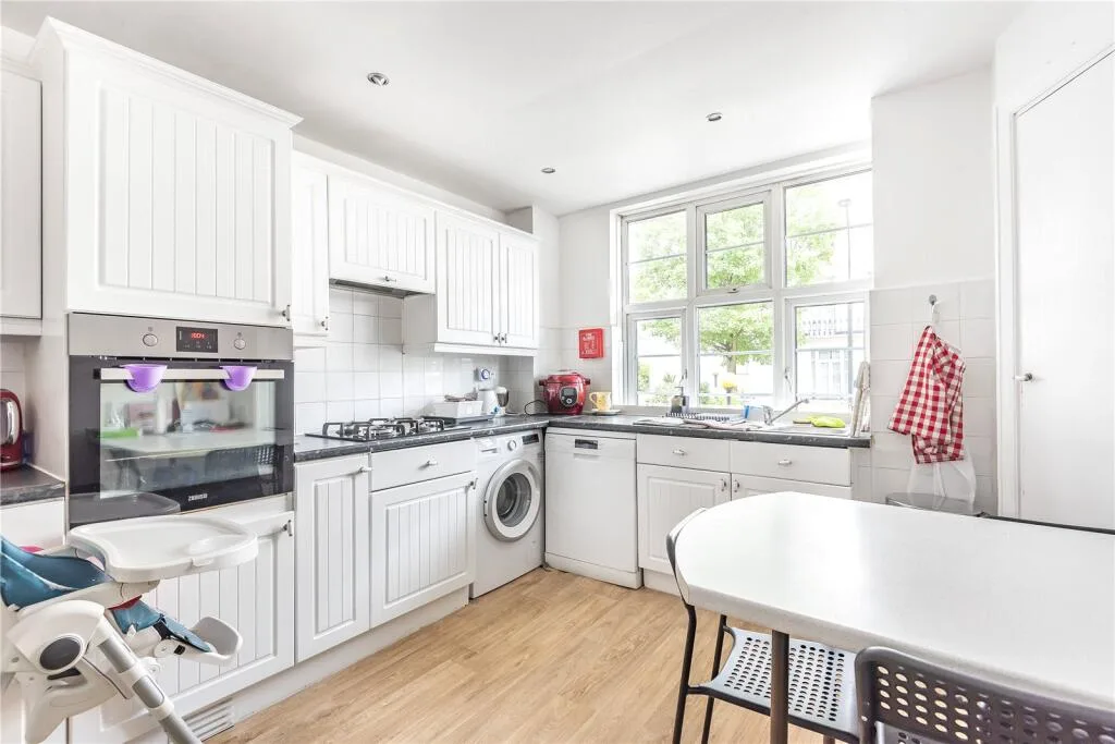 4 bedroom flat for rent