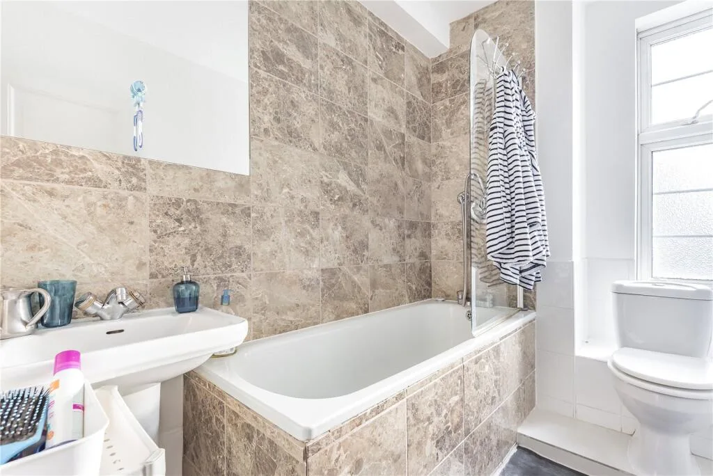 4 bedroom flat for rent