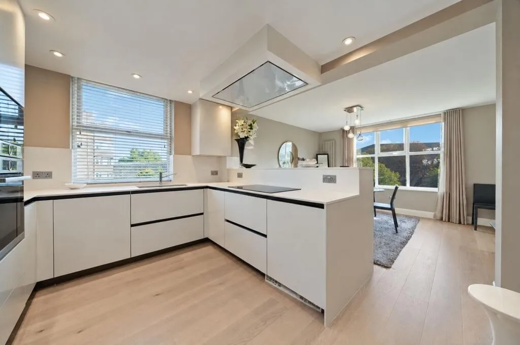 3 bedroom flat for rent