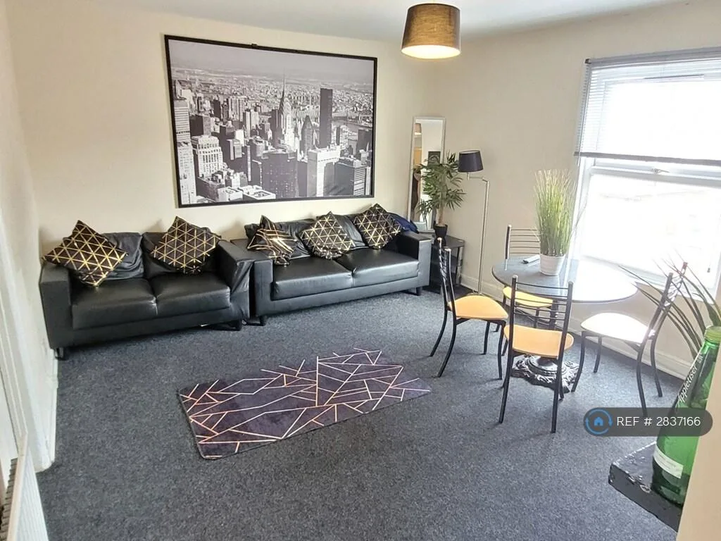 6 bedroom flat for rent