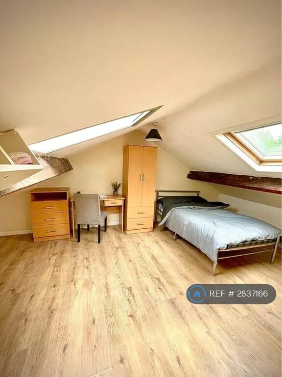 6 bedroom flat for rent