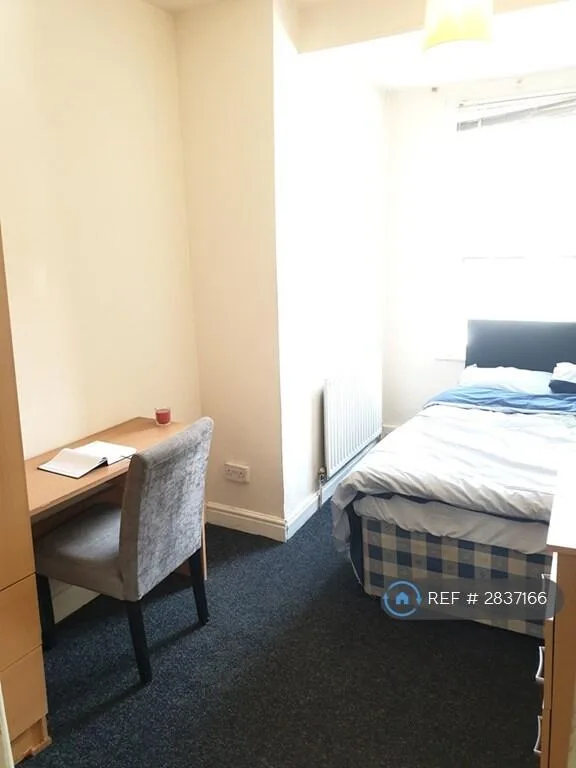 6 bedroom flat for rent