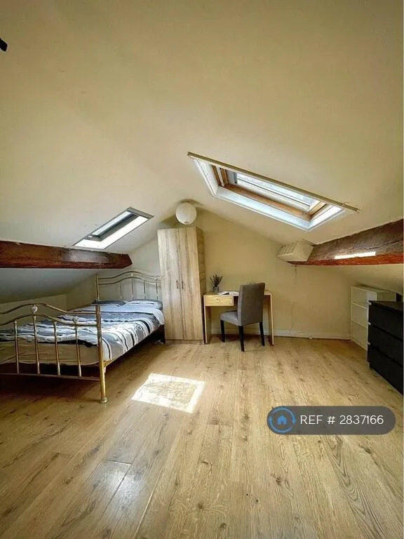 6 bedroom flat for rent