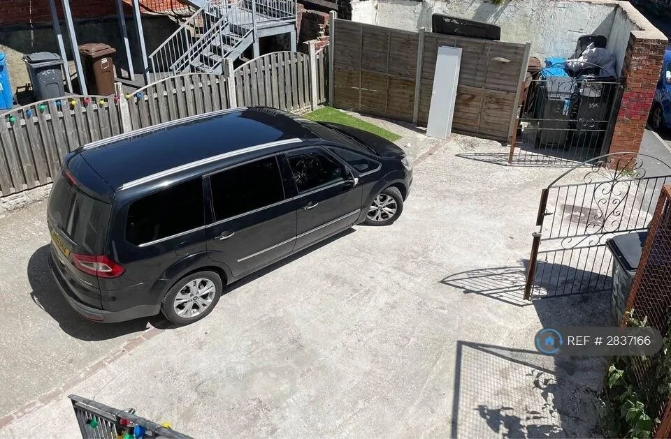 6 bedroom flat for rent