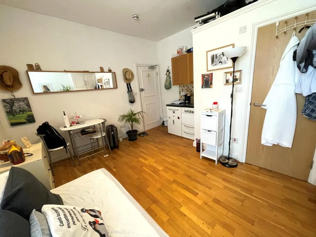 Studio flat for rent