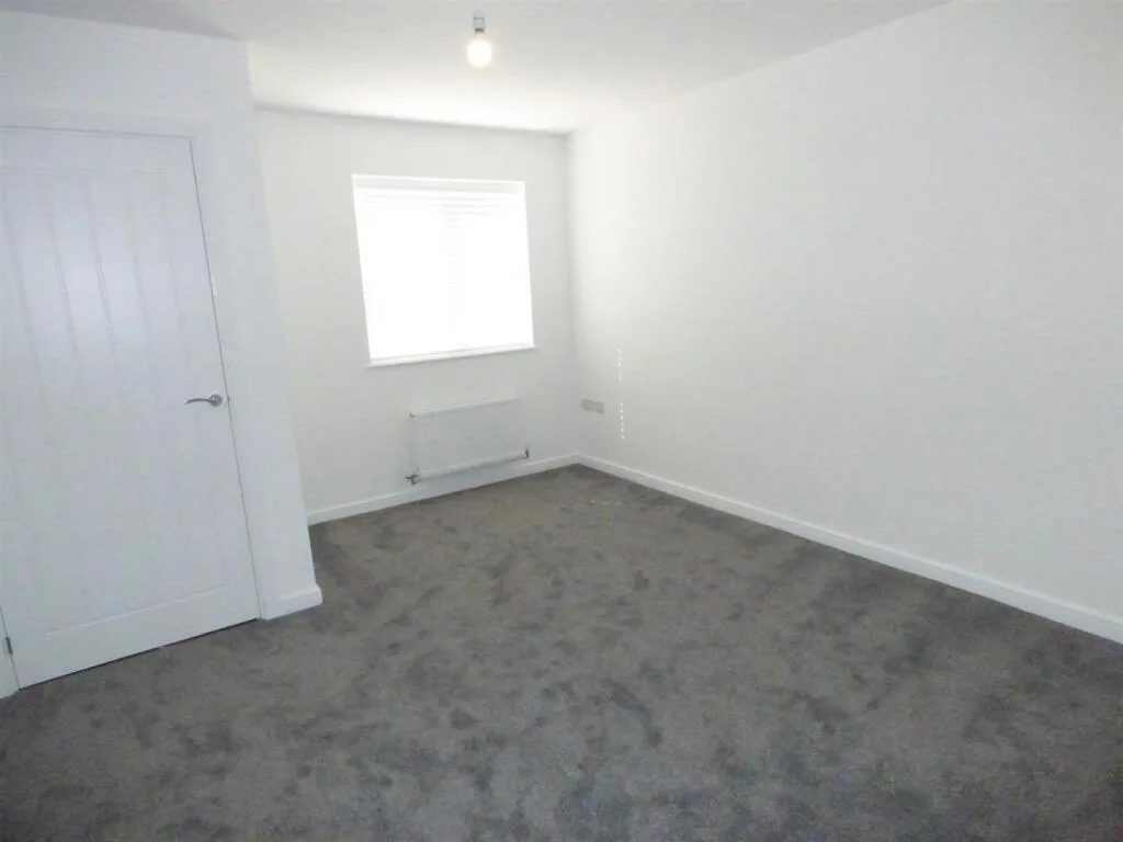 3 bedroom semi-detached house for rent
