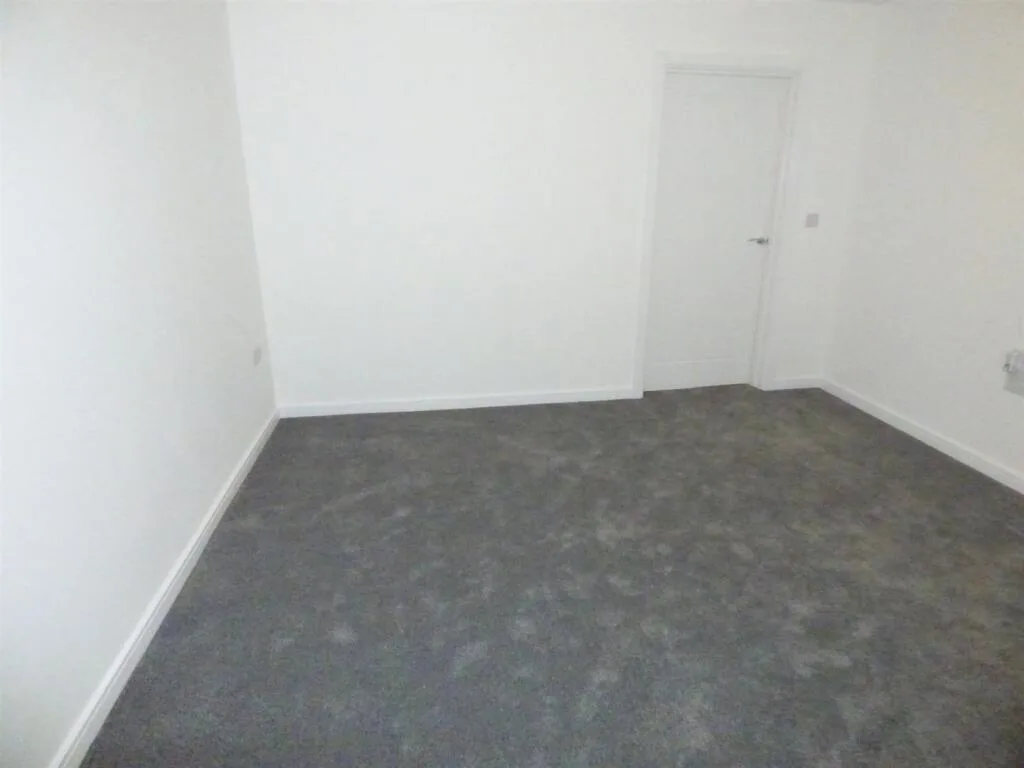 3 bedroom semi-detached house for rent