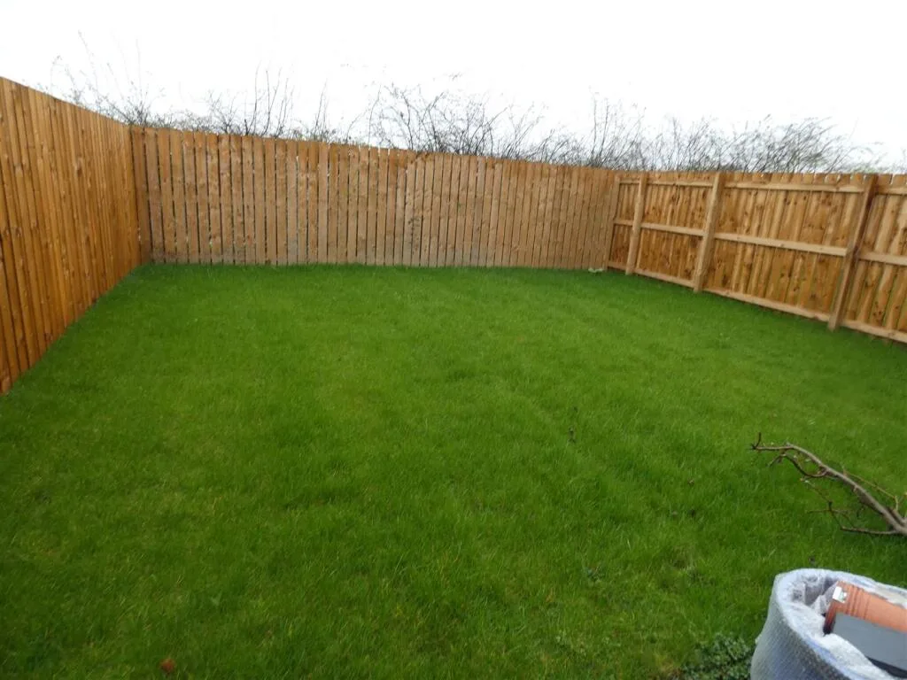 3 bedroom semi-detached house for rent