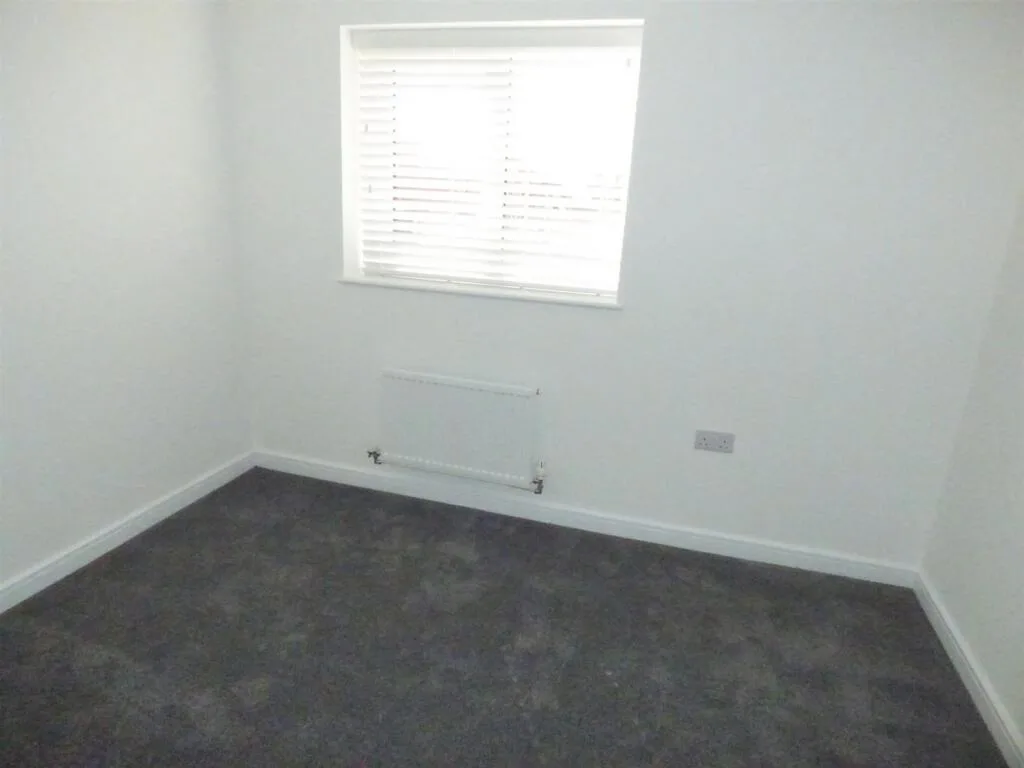 3 bedroom semi-detached house for rent