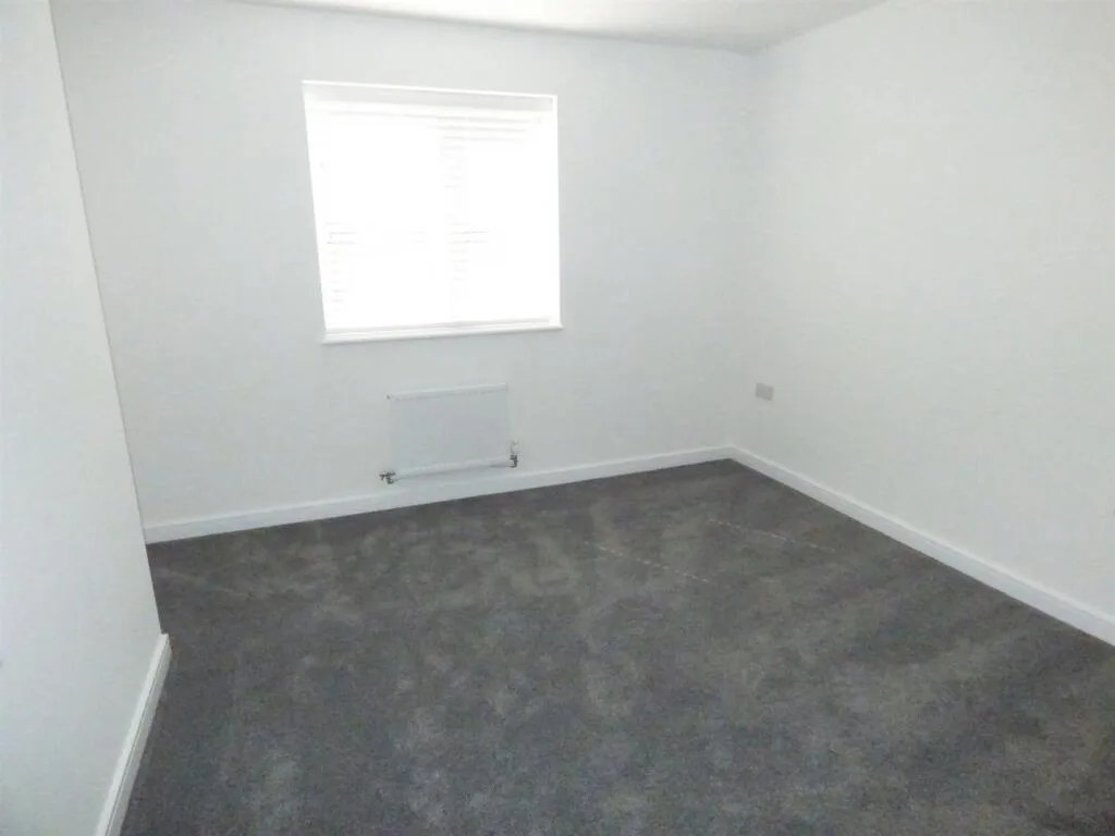 3 bedroom semi-detached house for rent