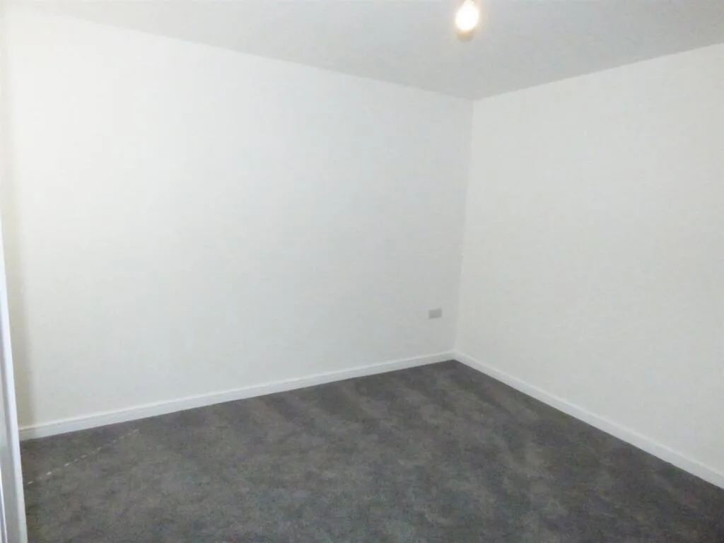 3 bedroom semi-detached house for rent