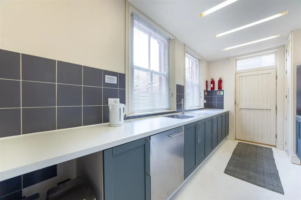 4 bedroom terraced house for rent
