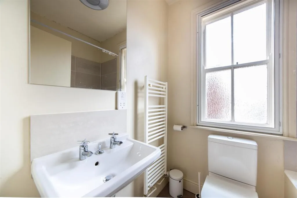 4 bedroom terraced house for rent