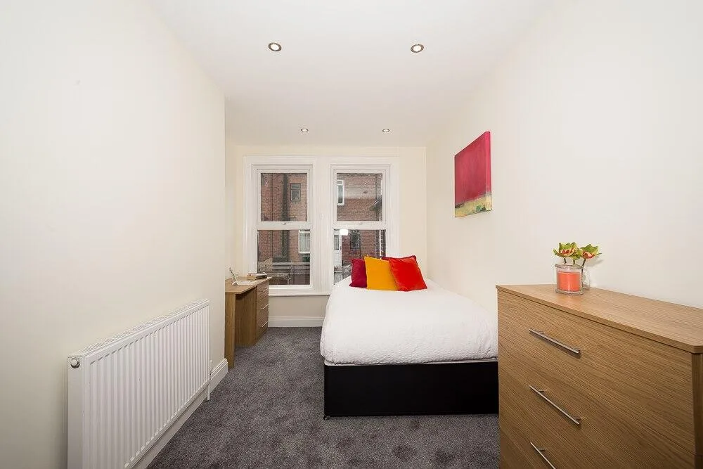 6 bedroom terraced house for rent