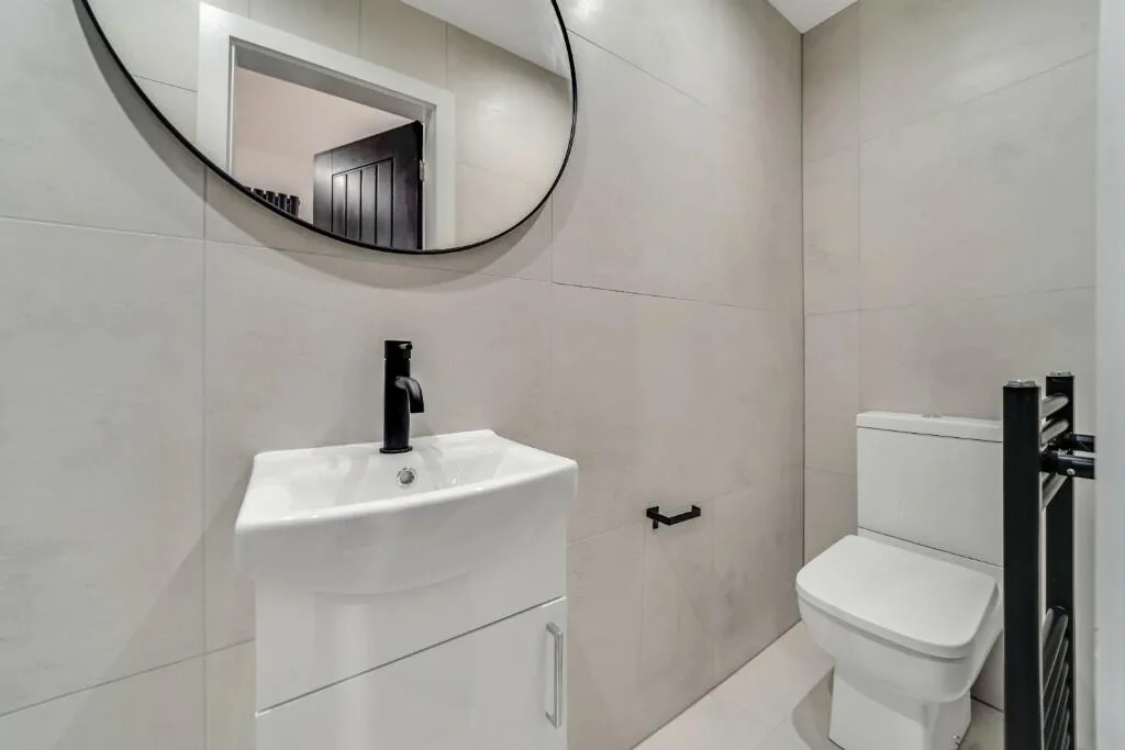 6 bedroom terraced house for rent