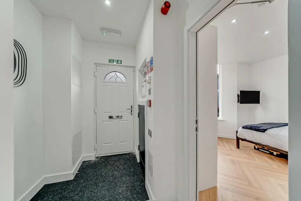 6 bedroom terraced house for rent
